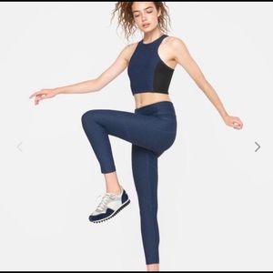 NWOT Outdoor Voice’s 3/4 Warmup Leggings in Navy